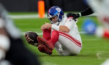 Giants'tan Daniel Jones, boyun sorunu nedeniyle korkunç bir diz sakatlığı geçirdi