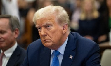 Hukuk uzmanları, Trump'ın New York'taki mahkemede verdiği ifadenin davasına yardımcı mı yoksa zarar mı verdiğini söylüyor