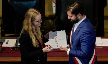 Şili Devlet Başkanı yeniden yazılan anayasa için referandum istiyor