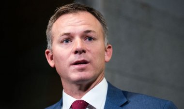 Utah Temsilcisi Blake Moore, Konuşmacı Johnson'dan boşalan Temsilciler Meclisi GOP liderlik rolünü kazandı