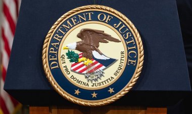 DOJ, üç adamı DC yakınlarında politikacılara ve askeri görevlilere ev sahipliği yaptığı iddia edilen genelevleri işletmekle suçluyor