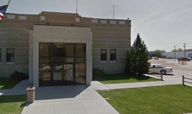 Nebraskalı genç, yeni doğan bebeğinin boğazını kesmek ve cesedini köpek maması torbasına saklamakla suçlandı