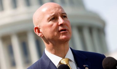 Nebraska ve Iowa kongre delegasyonları, gelişmemiş federal toprakları Winnebago Kabilesine iade etme planını geri aldı
