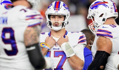 Super Bowl şampiyonu, Bills'den Josh Allen'ın "futboldaki en şaşırtıcı insanlardan biri" olduğunu söylüyor