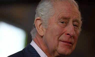 75 yaşına geldiğinde, kriz zamanında bu değerleri savunduğu için Kral Charles'a minnettarız