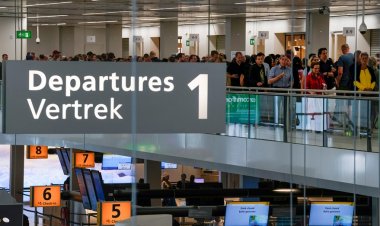 Hollanda hükümeti Amsterdam Schiphol Havalimanı'ndaki trafiği azaltma planından vazgeçti