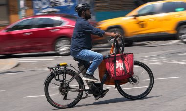 New York City yetkilileri, e-bisikletle ilgili ölümcül yangının ardından gıda dağıtım şirketlerini harekete geçmeye çağırıyor