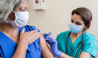 CDC'nin raporuna göre ABD'li sağlık çalışanları için Kovid ve grip aşısı oranları düşüyor: 'Rahatsız edici bir trend'