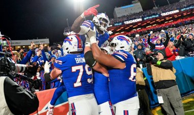 Bills, Jets'e karşı büyük bir galibiyet için mücadeleleri arka planda bıraktı