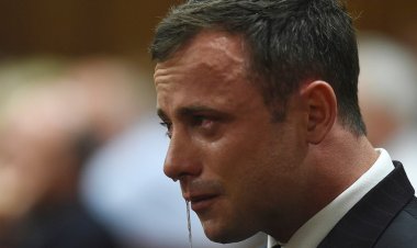 'Blade Runner' Oscar Pistorius, Sevgililer Günü'nde kız arkadaşını öldürdükten 10 yıl sonra şartlı tahliye aldı