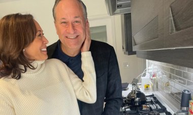 Kamala Harris Şükran Günü fotoğrafı için kızartıldı: 'Bu bir gaz sobası mı?'