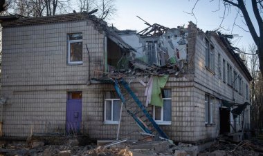 Rusya, savaşın başlangıcından bu yana Kiev'e en büyük insansız hava aracı saldırısını düzenledi ve 5 kişi yaralandı