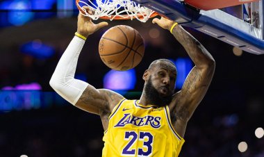 LeBron James tarih yazıyor ama kariyerinin en kötü kaybını yaşıyor