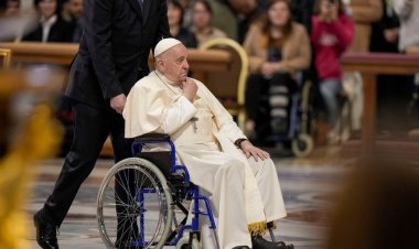 Papa Francis, BM iklim değişikliği zirvesi için Dubai gezisini doktorun talimatıyla iptal etti