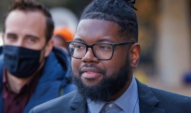 Philadelphia'lı adam, George Floyd protestoları sırasında polis arabasının devrilmesinde rol aldığı için hapis cezasına çarptırıldı