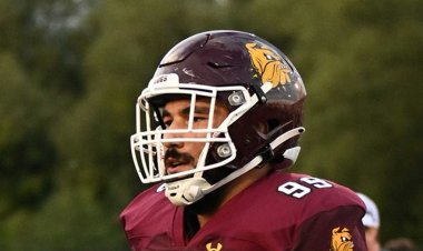 Minnesota-Duluth futbolcusu, antrenmanın ardından kalp krizi geçirdikten sonra 22 yaşında öldü