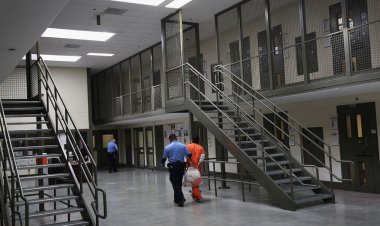 ICE, devam eden kriz nedeniyle Kaliforniya'da 2.000 kaçak göçmeni barındırabilecek tesisini kapatacak: kaynaklar