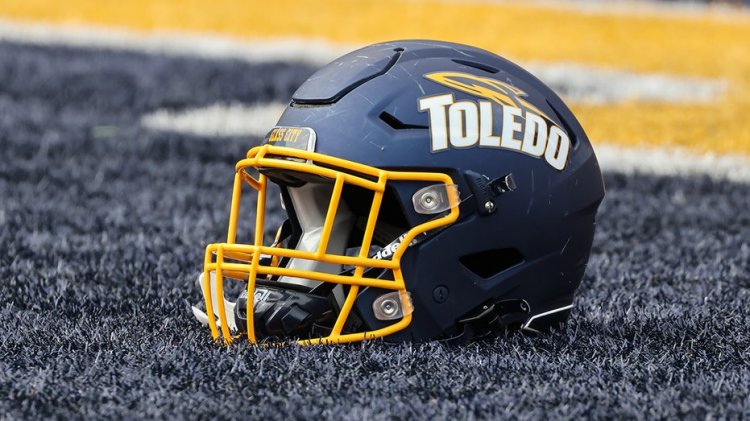 Toledo Rockets taraftarları smaç tankı kutlaması için soğuğa meydan okuyor