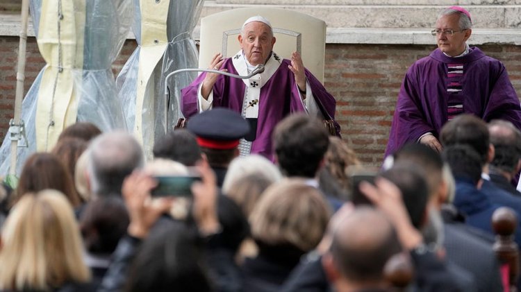 Papa Francis, İsrailliler ve Filistinliler için iki devletli çözümün gerekli olduğunu söyledi