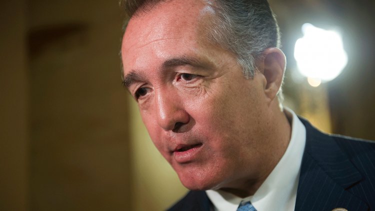 Eski AZ Kongre Üyesi Trent Franks, geçmişteki tartışmalara rağmen eski koltuğa aday olacağını duyurdu