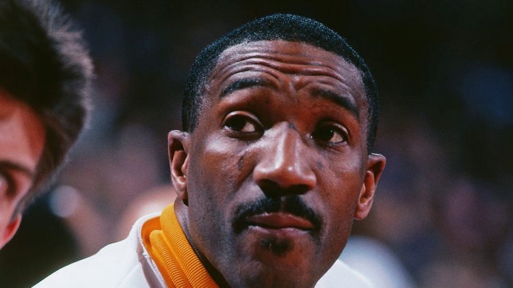 Eski Suns yıldızı ve üniversite basketbolunun yıldızı Walter Davis, 69 yaşında hayatını kaybetti