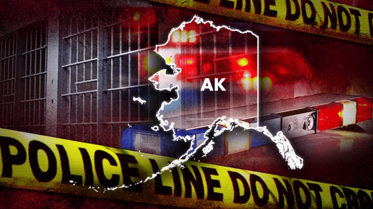 Alaska'da trafik durağından kaçan bir adam memurlara ateş açtıktan sonra öldü