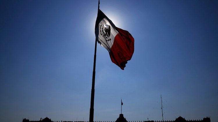 Mexico City bölgesindeki mezarlıkta Ölüler Günü'nde düzenlenen silahlı saldırıda 2 kişi öldü, 1 kişi yaralandı