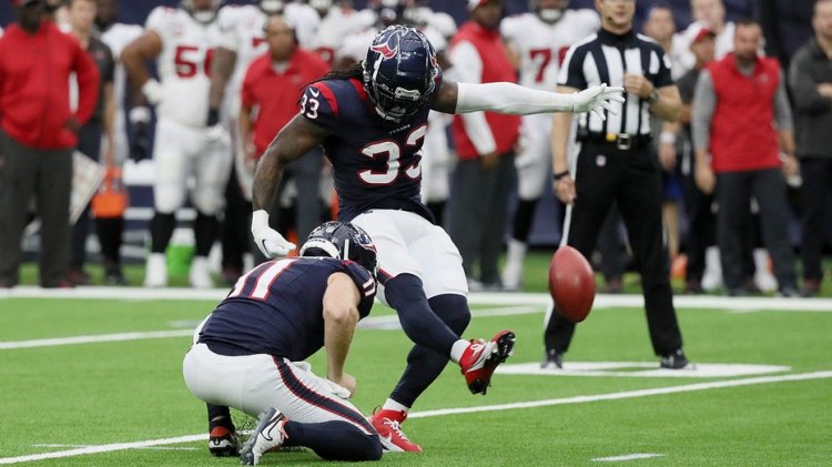 Texans'ın geri koşması Dare Ogunbowale, Bucs'a karşı çılgın oyun sırasında acil durum bildirimi üzerine sahadan gol attı