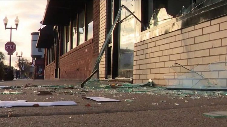 Chicago'daki işletmeler bir gecede bir düzine hırsızlık olayıyla karşı karşıya kalırken, sahipleri bir çözüm bulmaya çabalıyor