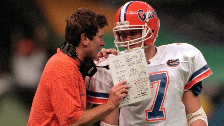 Eski Florida yıldızı Danny Wuerffel, kolej futbolunun tabela hırsızlığı sorununun ortasında Steve Spurrier'den hararetli bir şekilde bahsediyor
