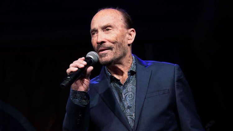 Efsanevi şarkıcı Lee Greenwood emeklilik planlarıyla ilgili sürpriz açıklama yaptı: 'Çok minnettarım'