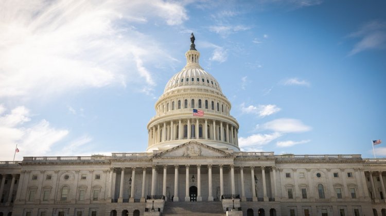 Otostopçunun Rehberi şu anda Capitol Hill'de gerilimin neden bu kadar yüksek olduğunu açıklıyor