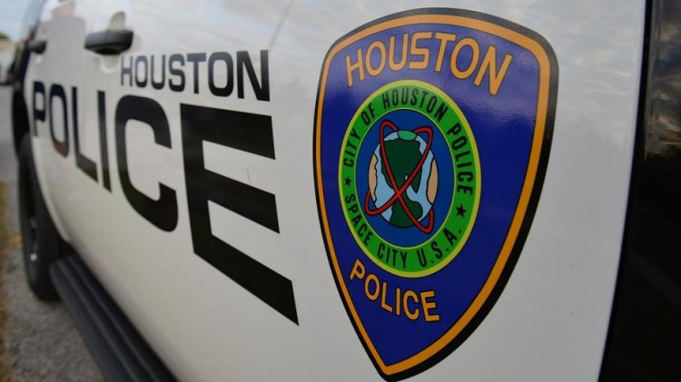 İyi Samiriyeli, yaralı Houston polisinin otoyoldaki silahlı çatışmadan kurtarılmasına yardım ediyor