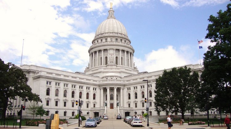 Wisconsin Senatosu 8 haneli PFAS hibe yasasını kabul etti