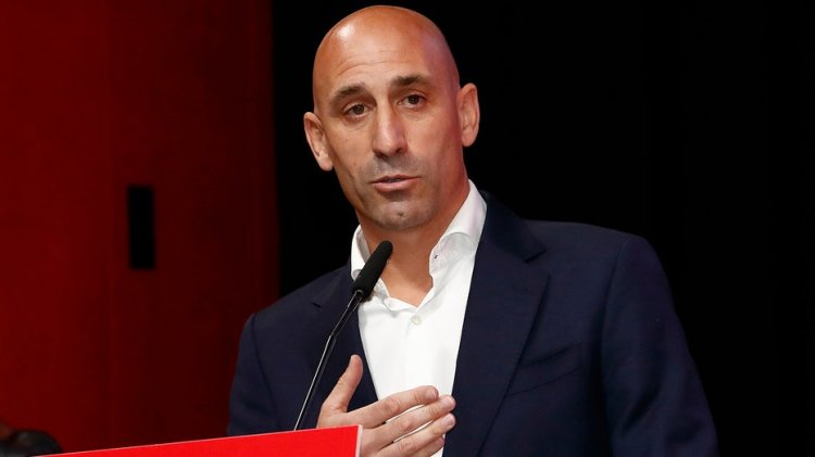 Eski federasyon başkanı Luis Rubiales'in 3 yıl boyunca İspanyol futbolunda görev alması yasaklandı