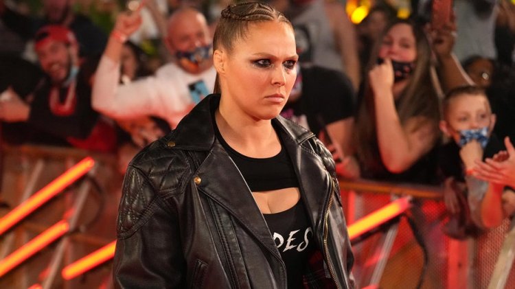Ronda Rousey sürpriz Ring of Honor görünümüne kavuştu
