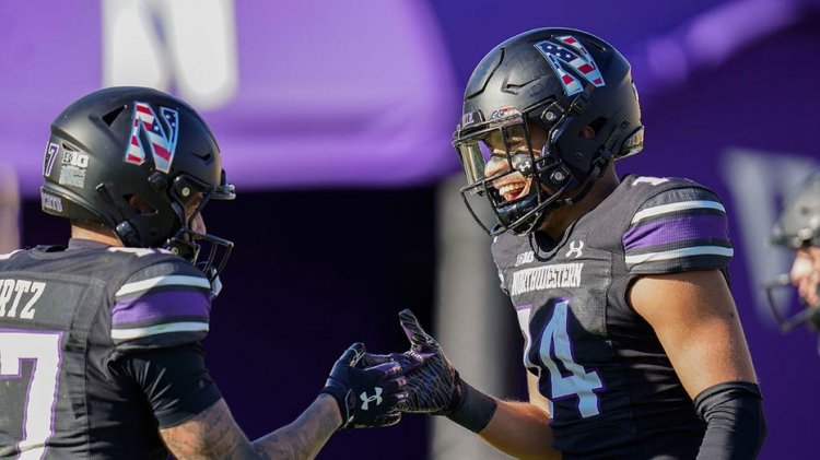 Northwestern Bowl, bezdirme skandalı sırasında Pat Fitzgerald'ı kovduktan aylar sonra uygun görüldü