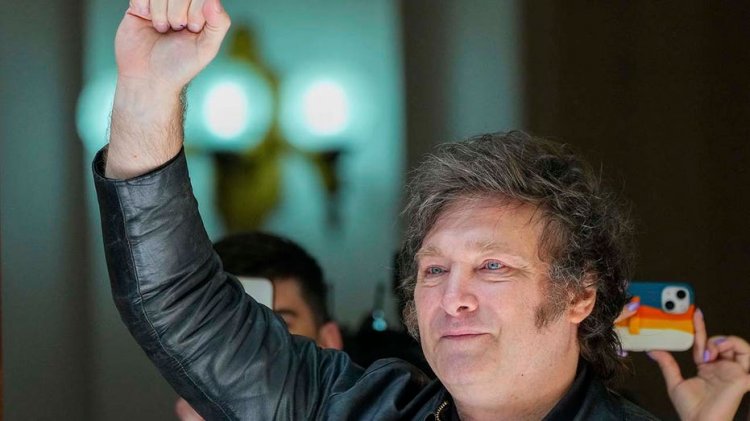 Arjantin başkanlık seçimini yabancı olarak yarışan 'şok terapi' özgürlükçü adayı Javier Milei kazandı