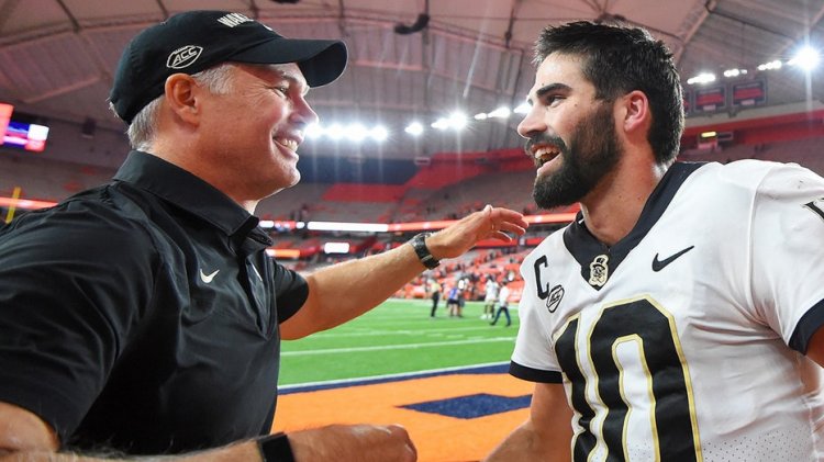 Wake Forest koçu, Notre Dame'ın eski Demon Deacons QB Sam Hartman'a olan saygısını yırttı: 'Onu bir sezonlığına kiraladın'