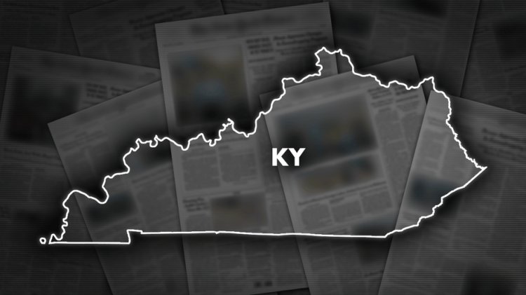 Kentucky ekipleri, sakinleri tahliye etmeye zorlayan kimyasal trenin raydan çıkmasının ardından yaşananları temizlemek için çalışıyor