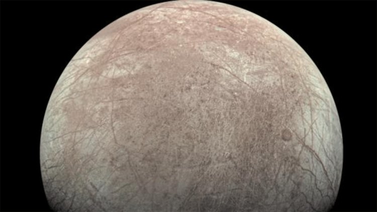 NASA uzay aracıyla Jüpiter'in ayı Europa'ya isim gönderen 900.000 kişiye katılın