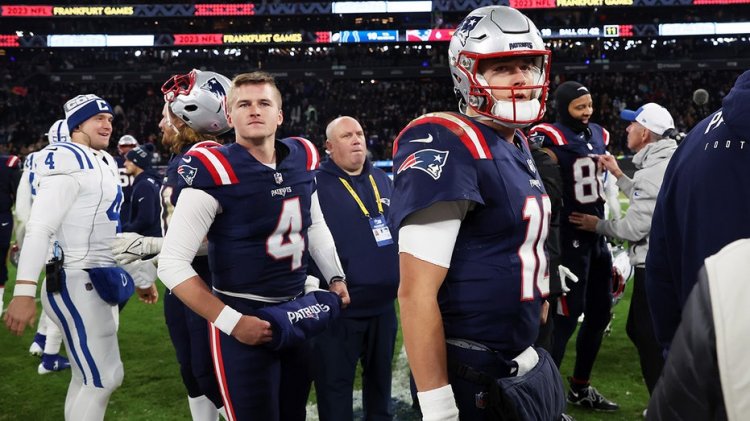 Bailey Zappe antrenman temsilcileri alırken Bill Belichick, Patriots'un oyun kurucu durumunu anlatıyor