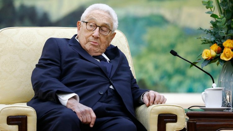 Henry Kissinger 100 yaşında öldü, uzman solun favori silah anlatısını ve daha fazla manşeti çürütüyor