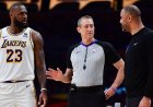LeBron James, Rockets koçu maç sırasında hararetli bir tartışmaya girdi