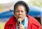 Houston belediye başkanı adayı Sheila Jackson Lee, destekçilerine yanlış tarihte oy vermelerini söyledi