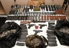 Floridalı sürücü, Rhode Island'daki silahlı saldırı ve polis kovalamacasının ardından 100'den fazla suçlamayla karşı karşıya kaldı
