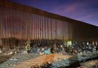 Washington çözümler üzerinde anlaşmaya çalışırken, göçmen karşılaşmaları güney sınırında günlük rekora ulaştı