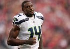 DK Metcalf, 49ers maçında sinir bozucu bir yenilgi sırasında kask tutucusunu parçalara ayırdı ve oyundan atıldı.