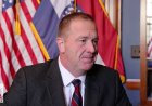 Missouri senatörü, Kongre'nin İsrail ve Ukrayna konusunda 'gerçek bir kopukluk' ile karşı karşıya olduğu bir dönemde Demokrat Parti'nin 'solun yönetimi ele geçirdiğini' söyledi