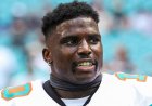 Dolphins'in yıldızı Tyreek Hill, NFL rekorunu kovalarken Jets'e karşı elendi